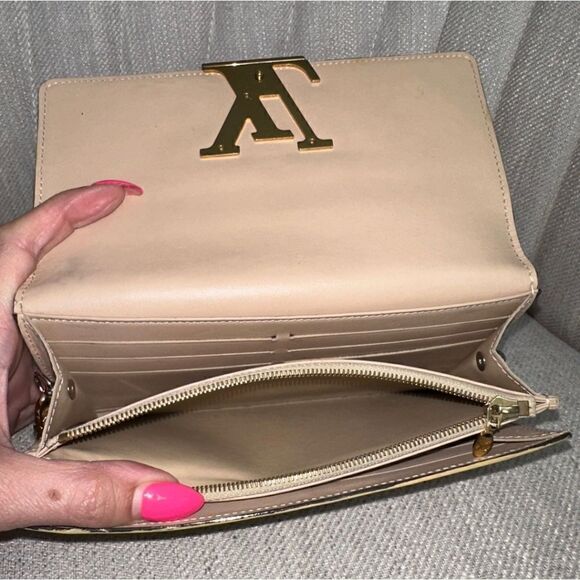 Auth Louis Vuitton LV logo beige crossbody side purse - Picture 5 of 8